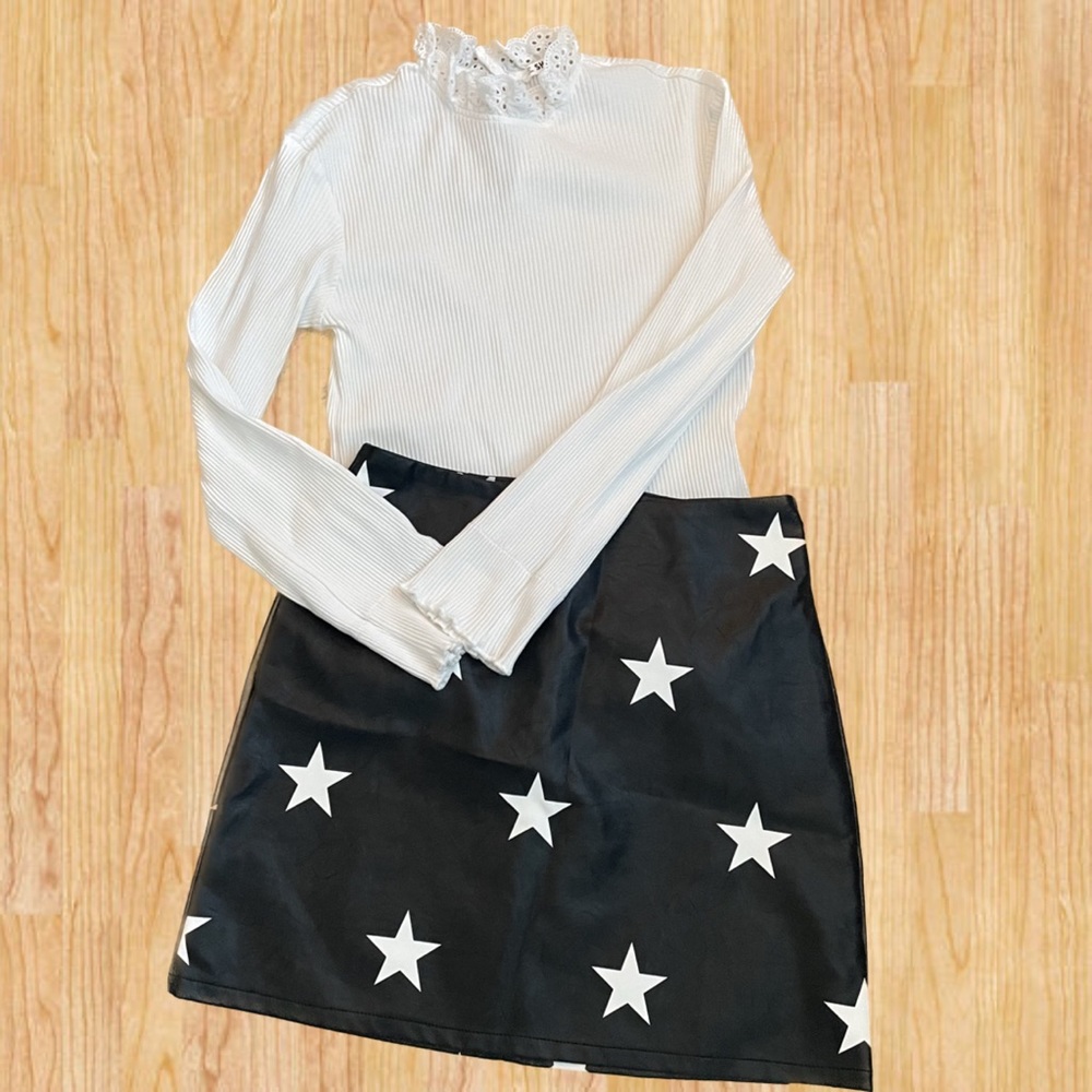Fun faux leather skirt/Altar’d State